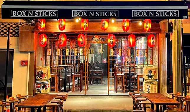 Box 'n' Sticks